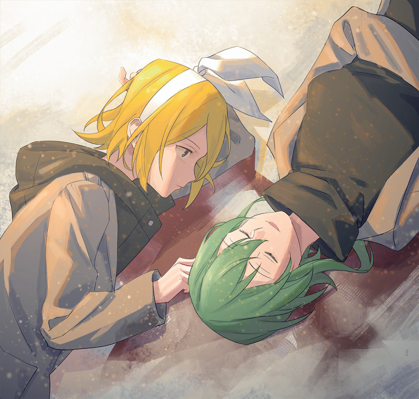 2girls beige_coat black_shirt blonde_hair blood blue_eyes bow closed_eyes coat commentary green_hair gumi hair_bow head_rest hooded_coat kagamine_rin looking_at_another lying multiple_girls on_back on_side open_mouth shirt short_hair sidelocks smile snow turtleneck upper_body vocaloid wounds404