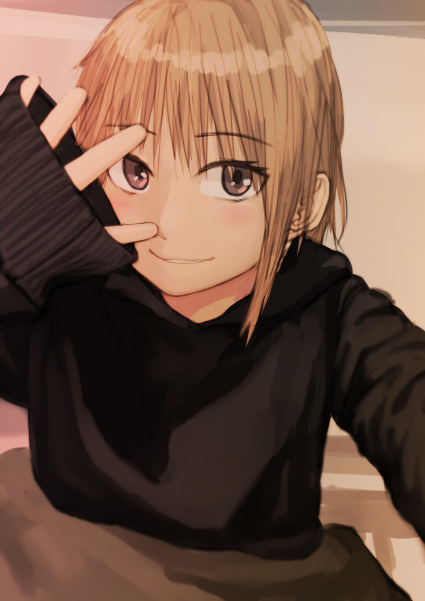 1girl black_sweater blonde_hair brown_eyes highres kilye_kairi long_sleeves looking_at_viewer original parted_lips purple_sweater smile solo sweater upper_body waving