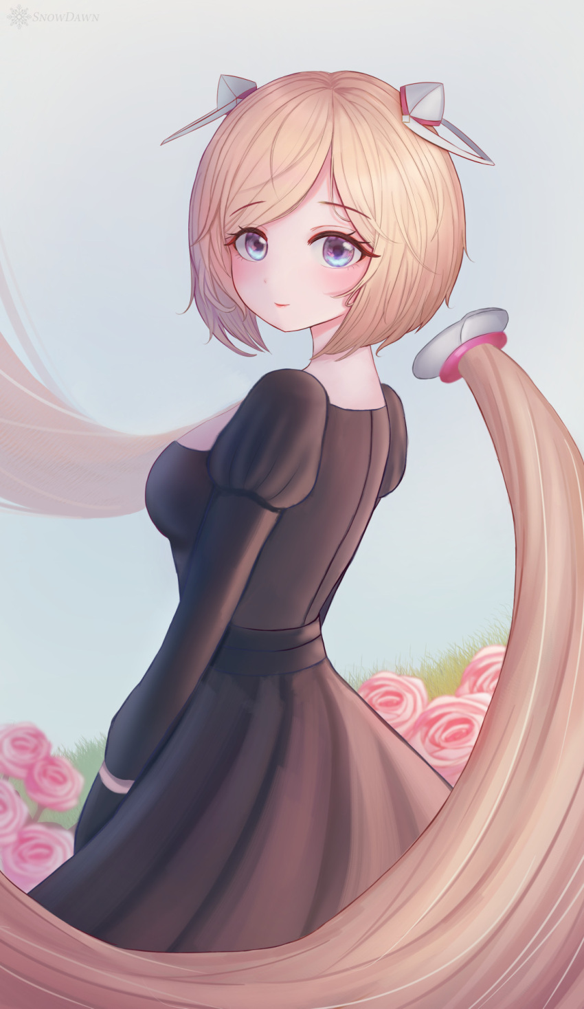 1girl aki_rosenthal bangs black_dress black_gloves blonde_hair blue_eyes breasts commentary detached_hair dress eyebrows_visible_through_hair flower from_side gloves headgear highres hololive juliet_sleeves long_hair long_sleeves looking_at_viewer looking_to_the_side low_twintails medium_breasts pink_flower pink_rose puffy_sleeves rose snow_dusk solo swept_bangs twintails very_long_hair virtual_youtuber