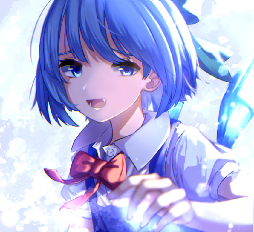 1girl bangs blue_background blue_bow blue_dress blue_eyes blue_hair bow buttons cirno collar dress eyebrows_visible_through_hair hand_up highres ice ice_wings light looking_at_viewer mozuno_(mozya_7) puffy_short_sleeves puffy_sleeves red_bow red_neckwear shadow shirt short_hair short_sleeves solo touhou white_background white_shirt white_sleeves wings