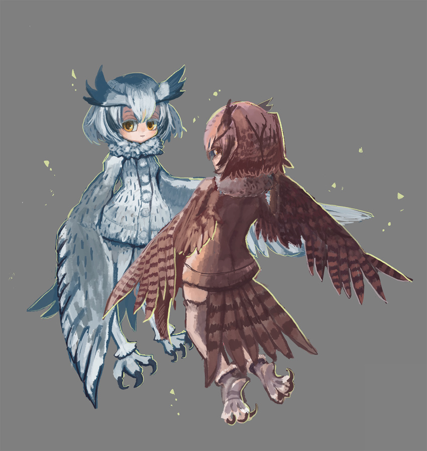 2girls animal_feet bangs bird_legs bird_tail brown_feathers brown_hair brown_wings coat commentary_request eurasian_eagle_owl_(kemono_friends) feathered_wings feathers grey_background harpy head_wings highres kemono_friends looking_back match314 monster_girl monsterification multiple_girls neck_ruff northern_white-faced_owl_(kemono_friends) short_hair simple_background tail tail_feathers talons white_feathers white_hair white_wings winged_arms wings yellow_eyes