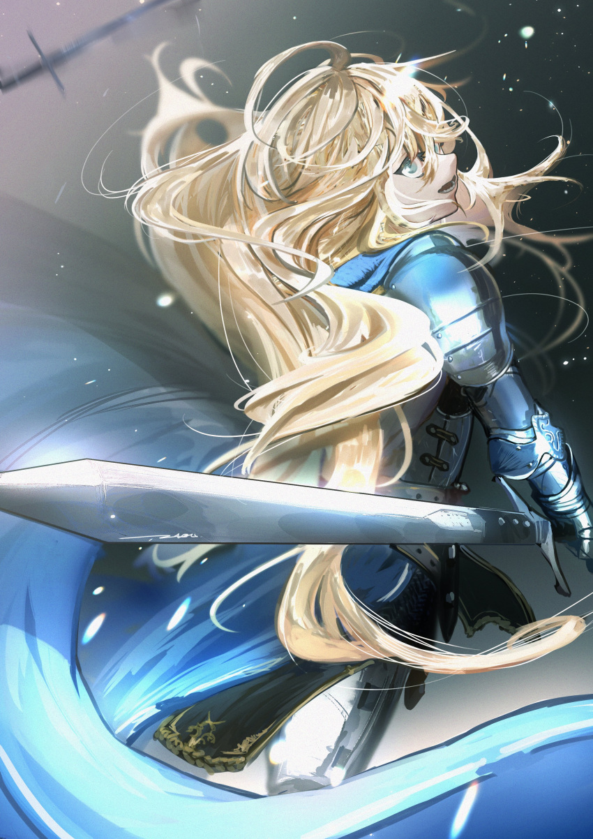 1girl absurdres ahoge armor blonde_hair blue_cape blue_eyes breastplate cape commentary_request gauntlets highres holding holding_sword holding_weapon long_hair looking_at_viewer looking_back messy_hair original ossan_zabi_190 plate_armor reverse_grip shoulder_armor solo sword weapon
