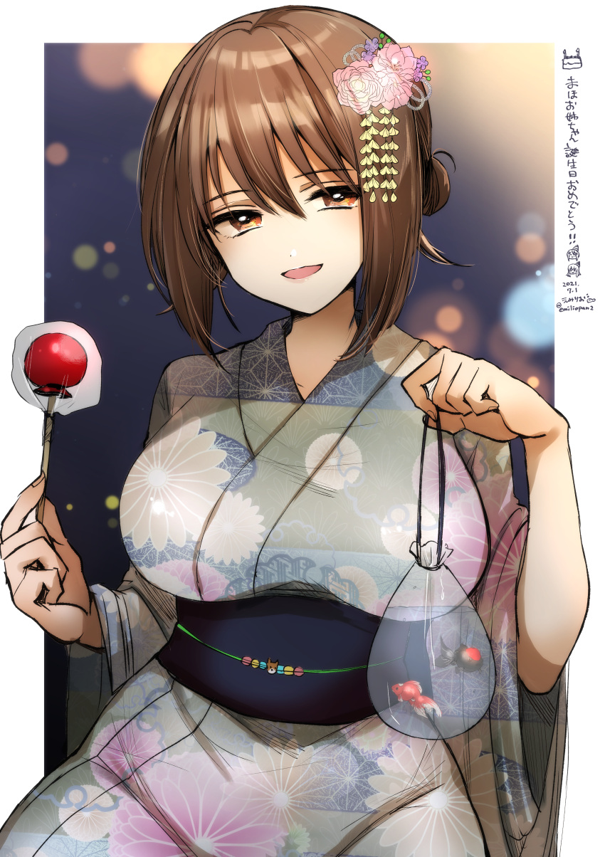 1girl absurdres alternate_hairstyle artist_name bag bagged_fish bangs blue_kimono blurry bokeh breasts brown_eyes brown_hair candy_apple commentary_request dated depth_of_field emilio_(tetsukazu_no_ao) fish floral_print flower food girls_und_panzer gold_footwear hair_flower hair_ornament hair_up half-closed_eyes happy_birthday highres holding holding_food huge_filesize japanese_clothes kimono large_breasts long_sleeves looking_at_viewer night nishizumi_maho obi open_mouth outside_border partial_commentary print_kimono sash short_hair signature smile solo summer_festival translated twitter_username wide_sleeves yukata