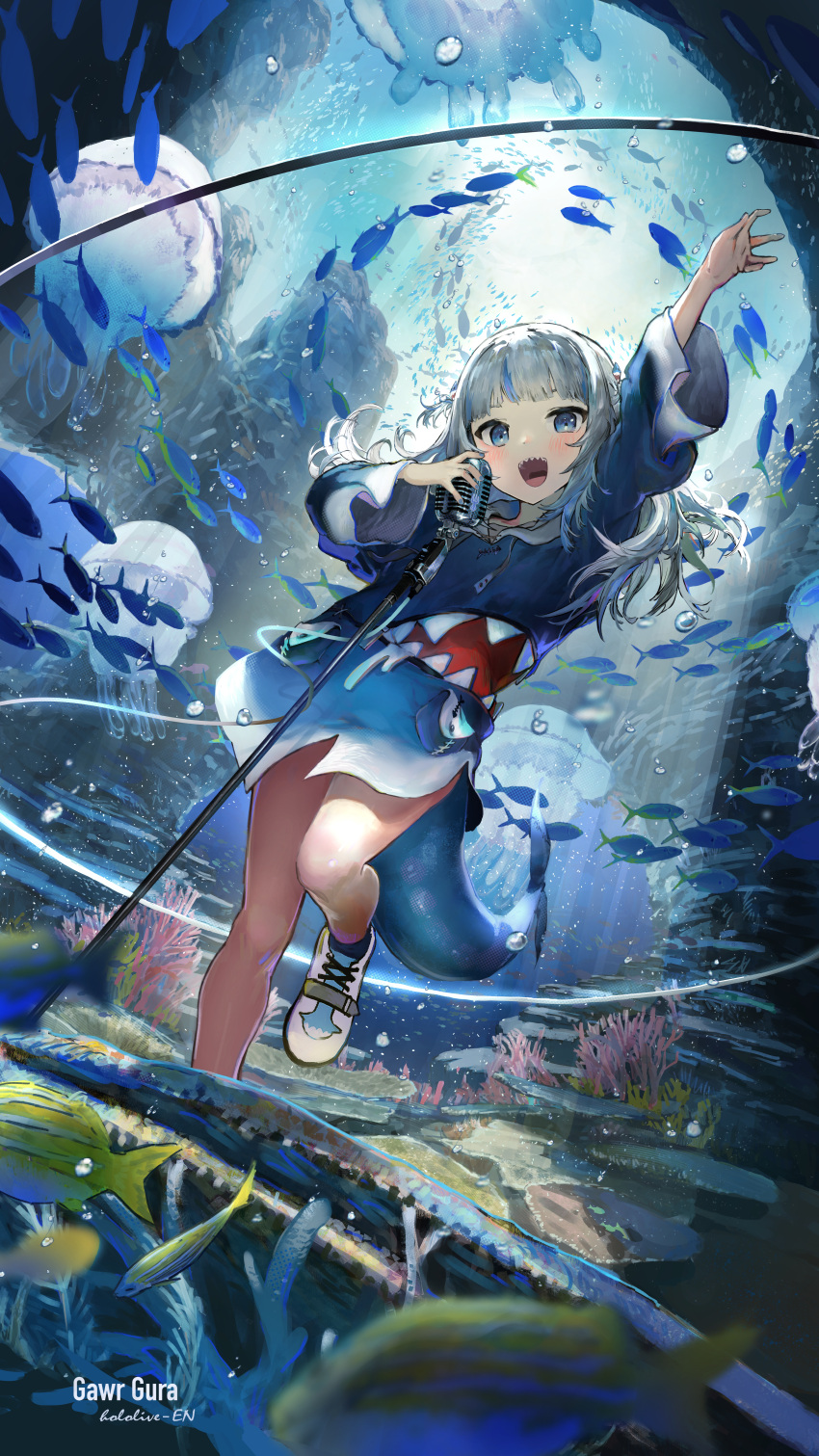 1girl absurdres animal_costume animal_hood arm_up bangs blue_hair blush cable character_name copyright_name coral coral_reef fish fish_tail full_body gawr_gura highres hirooriginals holding holding_microphone hololive hololive_english hood huge_filesize jellyfish long_hair microphone microphone_stand multicolored_hair music ocean ocean_bottom open_mouth school_of_fish shark_costume shark_girl shark_hood shark_tail sharp_teeth singing solo standing standing_on_one_leg streaked_hair tail teeth two-tone_hair underwater virtual_youtuber water white_hair