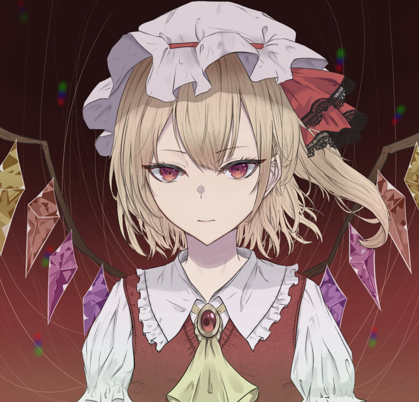 1girl ascot bangs blonde_hair closed_mouth collarbone crystal eyebrows_visible_through_hair flandre_scarlet gradient gradient_background hat hat_ribbon hegata_(hegatia_lapis) highres looking_at_viewer mob_cap one_side_up red_background red_eyes red_ribbon ribbon short_hair solo touhou upper_body white_headwear wings yellow_neckwear