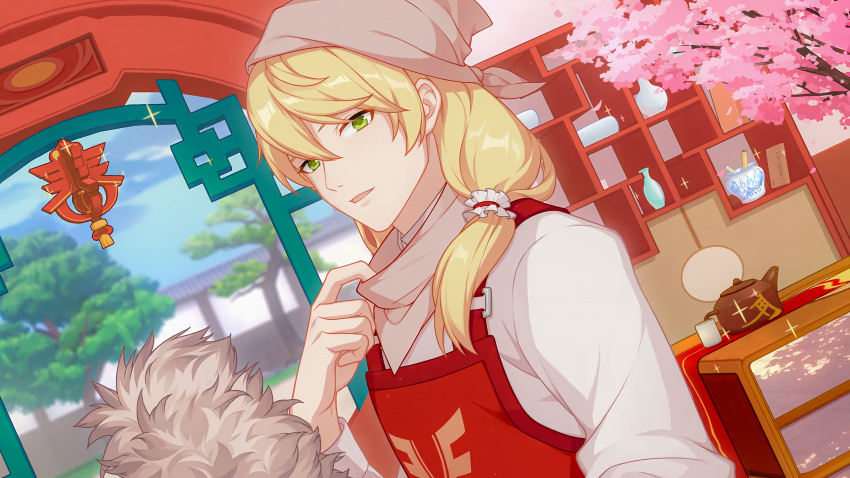1boy :d apron bandana blonde_hair blue_sky cherry_blossoms clouds cloudy_sky cup feather_duster green_eyes highres holding honkai_(series) honkai_impact_3rd indoors liumang_tu_shua_p_zhan long_hair long_sleeves looking_at_viewer open_mouth otto_apocalypse scarf shelf shirt side_ponytail sky smile solo sparkle teacup teapot tree vase white_shirt window