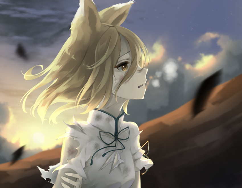 1girl animal_ears bangs blonde_hair blue_sky bow breasts clouds cloudy_sky eyebrows_visible_through_hair feathers fox_ears gradient gradient_sky green_bow hair_between_eyes hand_on_own_arm highres jumpsuit kudamaki_tsukasa looking_to_the_side medium_breasts open_mouth otomeza_ryuseigun shadow short_hair short_sleeves sky solo star_(sky) starry_sky sun sunlight sunset touhou white_jumpsuit white_sleeves yellow_eyes yellow_sky