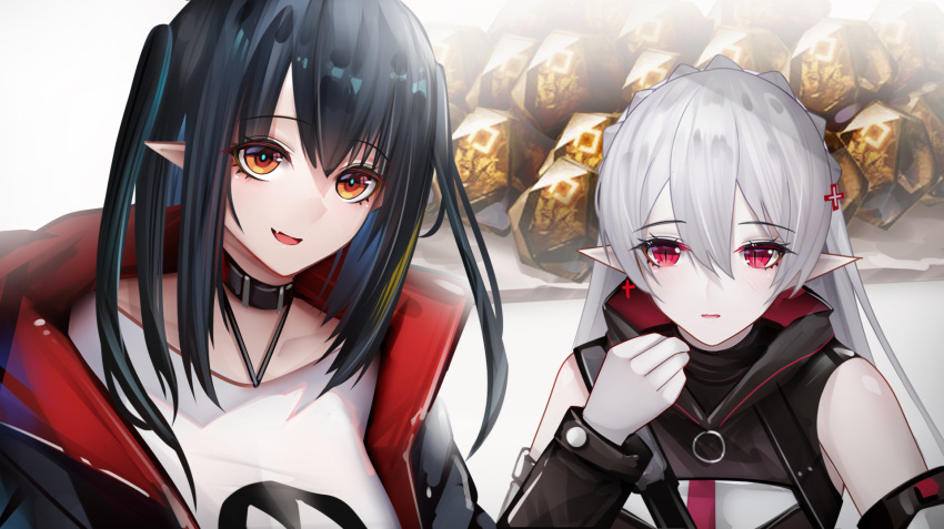 2girls :d arknights bangs bare_shoulders binggong_asylum black_choker black_hair black_jacket choker closure_(arknights) commentary_request cross_hair_ornament detached_sleeves eyebrows_visible_through_hair fang hair_ornament hand_up highres jacket long_hair long_sleeves looking_at_viewer multiple_girls open_clothes open_jacket open_mouth orange_eyes originium_(arknights) parted_lips pointy_ears red_eyes shirt silver_hair smile t-shirt two_side_up upper_body warfarin_(arknights) white_background white_shirt