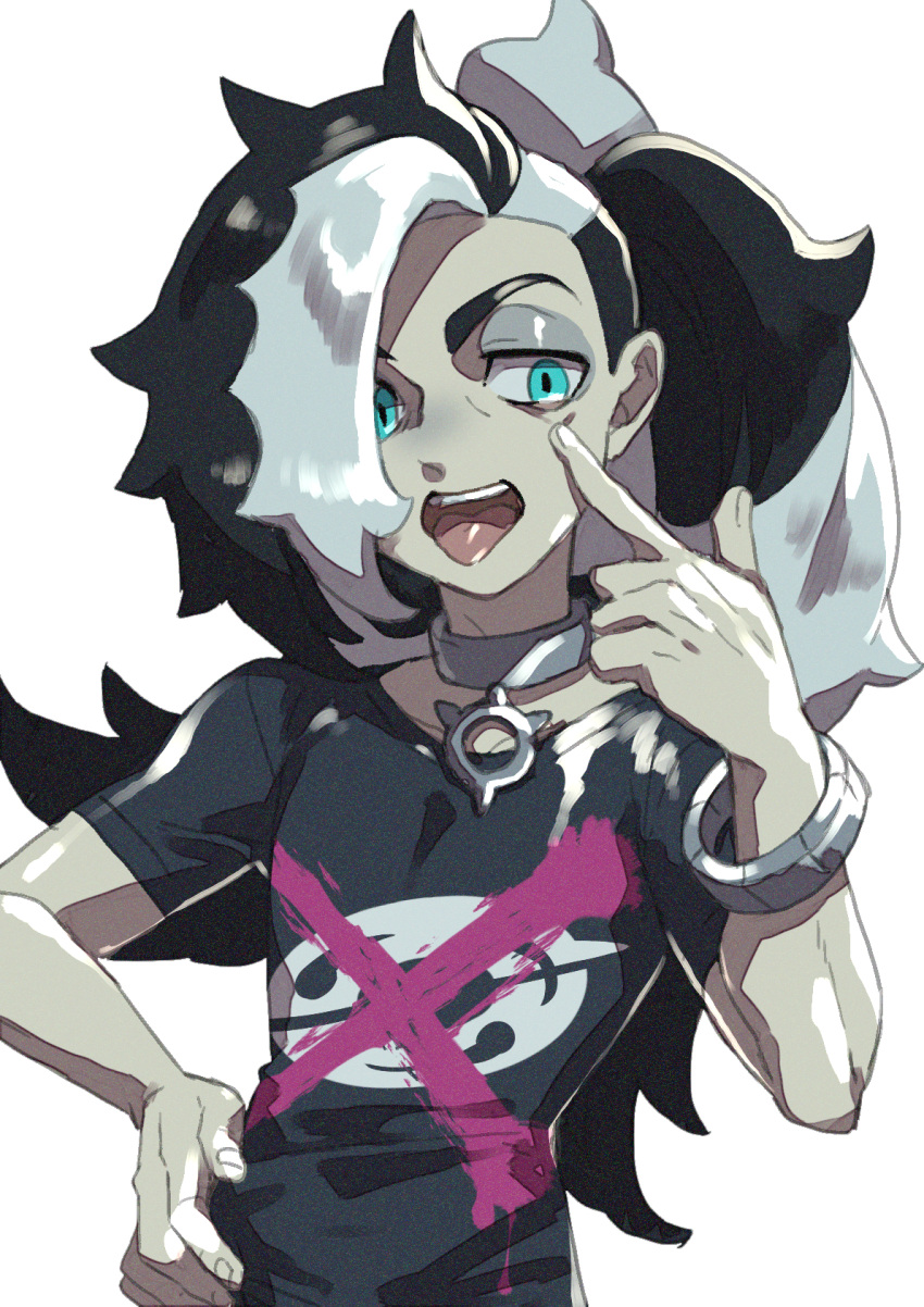 1boy alternate_costume bangs black_hair black_shirt bracelet commentary_request eyeshadow green_eyes gym_leader hair_over_one_eye hand_on_hip hand_up highres jewelry komame_(st_beans) long_hair makeup male_focus multicolored_hair open_mouth piers_(pokemon) pokemon pokemon_(game) pokemon_swsh shirt short_sleeves solo tongue two-tone_hair upper_teeth white_hair