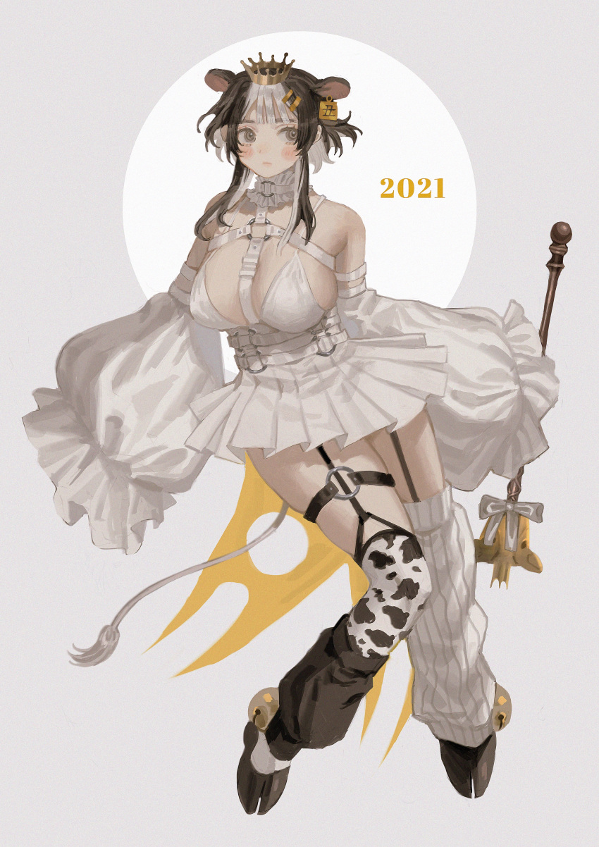 1girl 2021 absurdres animal_ears animal_print asymmetrical_legwear bikini bikini_top black_hair breasts chest_harness chinese_zodiac choker circle colored_inner_hair cow_ears cow_girl cow_horns cow_print cow_tail crown detached_sleeves ear_tag frilled_choker frilled_sleeves frills garter_straps grey_background grey_eyes hair_ornament hairpin harness highres holding holding_staff horns kneehighs large_breasts layered_clothes layered_legwear leg_strap leg_warmers multicolored_hair original pleated_skirt puffy_detached_sleeves puffy_sleeves ribbed_legwear short_hair short_hair_with_long_locks simple_background skirt sleeves_past_fingers sleeves_past_wrists solo staff standing strap swimsuit tail thigh-highs white_hair yatatashira year_of_the_ox