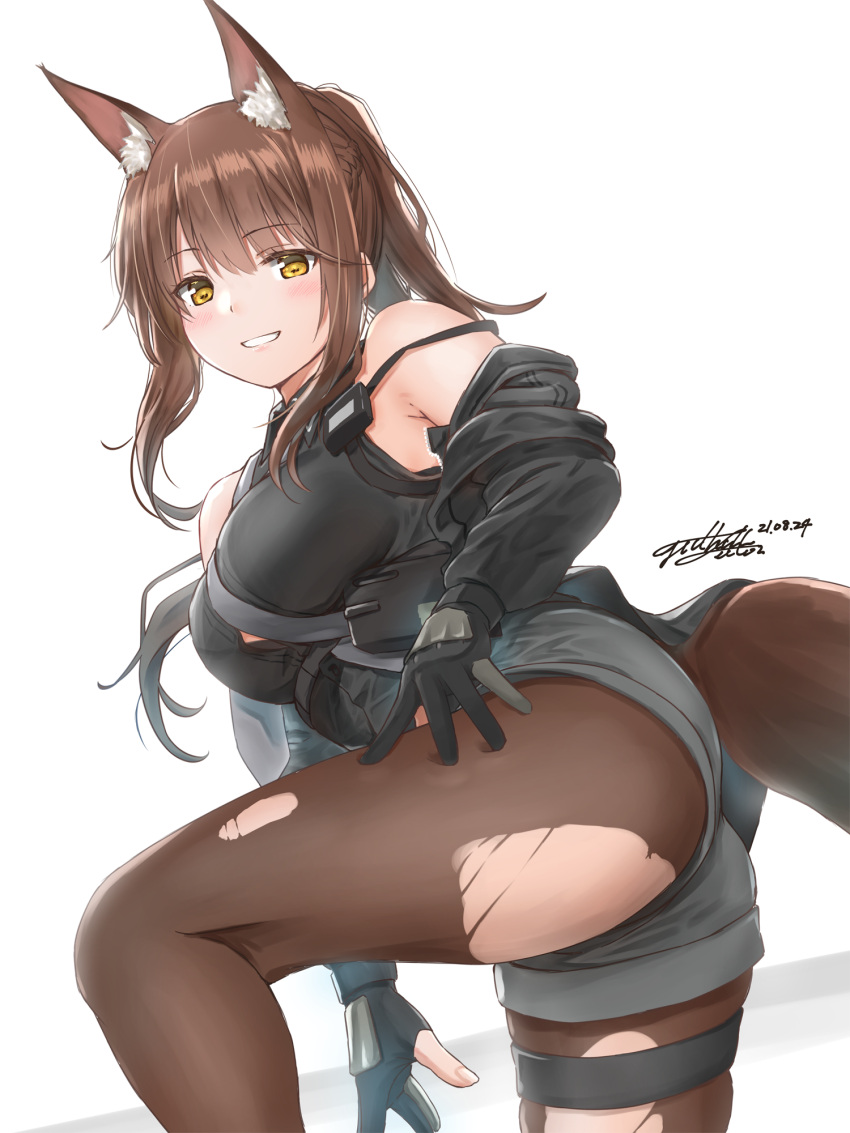 animal_ears arknights ass bare_shoulders black_gloves black_shirt blush breasts brown_hair brown_legwear dated fox_ears fox_girl fox_tail franka_(arknights) gloves grey_shorts grin highres large_breasts legwear_under_shorts long_hair long_sleeves off_shoulder official_alternate_costume pantyhose parted_lips partially_fingerless_gloves ponytail shirt short_shorts shorts sidelocks signature simple_background skindentation smile tail thigh_strap torn_clothes torn_legwear white_background yellow_eyes yukinoshiro