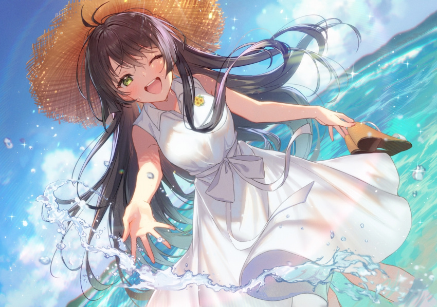 1girl bangs blue_sky blush brown_hair clouds collared_dress dress dutch_angle green_eyes haru_(hiyori-kohal) hat holding holding_shoes long_hair looking_at_viewer ocean one_eye_closed open_mouth original outdoors outstretched_arm sandals sandals_removed sash shoes sky sleeveless sleeveless_dress smile solo standing sun_hat wading water water_drop white_dress