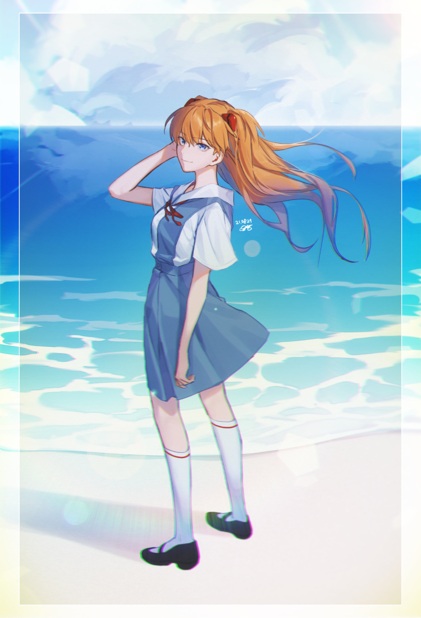 1girl bangs banned_artist blue_eyes brown_footwear clouds dated evangelion:_3.0+1.0_thrice_upon_a_time eyebrows_visible_through_hair floating_hair from_side full_body green_skirt hair_ornament hand_in_hair hand_up highres horizon kneehighs long_hair looking_at_viewer neon_genesis_evangelion ocean outdoors rebuild_of_evangelion red_ribbon ribbon shiny shiny_hair shirt shoes short_sleeves signature skirt smile solo souryuu_asuka_langley white_legwear white_shirt yurang
