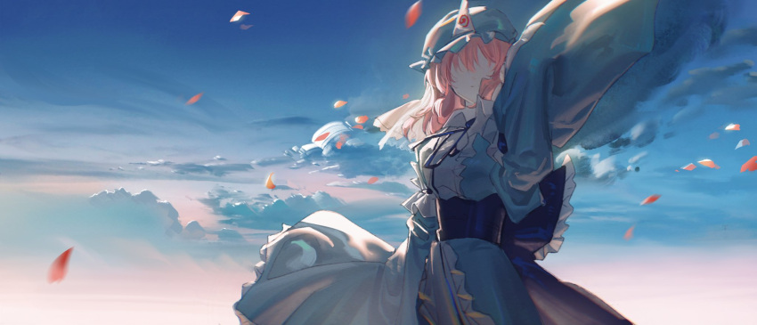 1girl arm_up bangs belt blue_belt blue_bow blue_dress blue_headwear blue_kimono blue_neckwear blue_sky blue_sleeves bow bowtie breasts closed_mouth clouds cloudy_sky collar collared_dress dress e_(you33ou) hair_between_eyes hand_up hat highres japanese_clothes kimono long_sleeves medium_breasts mob_cap pink_hair saigyouji_yuyuko short_hair sky smile solo touhou triangular_headpiece white_collar wide_sleeves