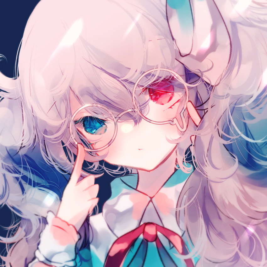 1girl bangs bespectacled blue_background blue_eyes bow bowtie commentary_request expressionless finger_to_cheek fuyuzuki_gato glasses hair_between_eyes hair_ribbon hatsune_miku heterochromia highres long_hair long_sleeves pointing pointing_at_self project_sekai red_eyes red_neckwear ribbon shirt simple_background solo twintails upper_body wavy_hair white_ribbon white_shirt