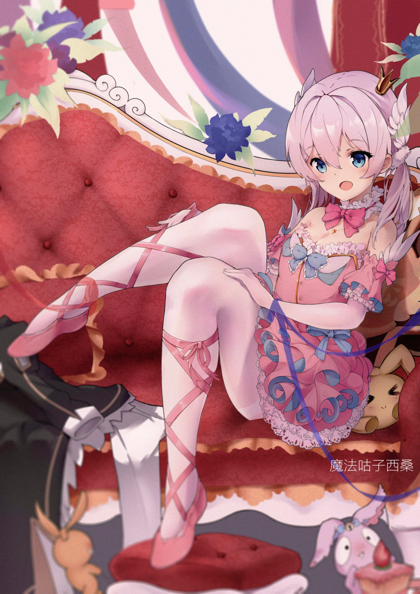 1girl :d absurdres bangs bare_shoulders blue_eyes blurry blurry_foreground couch doll dress elbow_gloves full_body gloves hair_between_eyes hair_ornament highres homei_(honkai_impact) homu_(honkai_impact) honkai_(series) honkai_impact_3rd long_hair mofa_gu_zi_xi_sang_jiang open_mouth pink_dress pink_footwear short_sleeves sitting smile solo theresa_apocalypse thigh-highs twintails white_gloves white_hair white_legwear