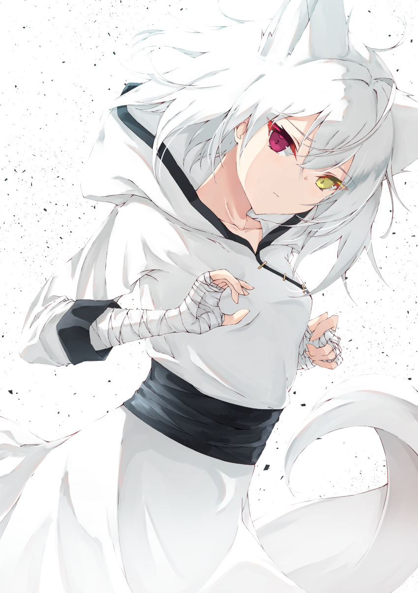 1girl absurdres animal_ears bandaged_arm bandages bangs commentary_request eyebrows_visible_through_hair fox_ears fox_girl fox_tail hair_between_eyes heterochromia highres hood hoodie light_particles long_sleeves looking_at_viewer original red_eyes sidelocks simple_background solo sumishi_(sumisi_3) tail white_background white_hair white_hoodie yellow_eyes