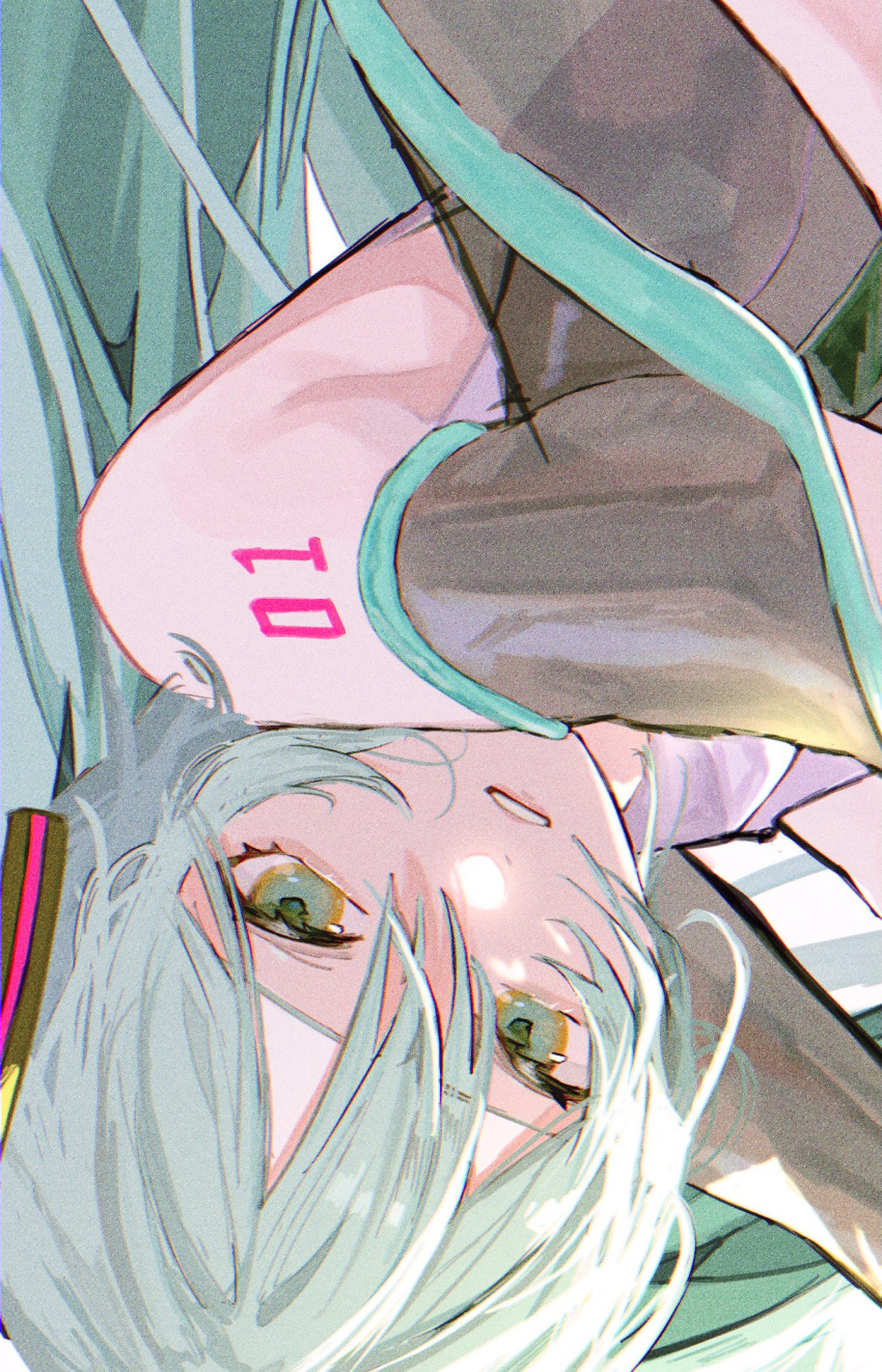 1girl aqua_eyes aqua_hair bangs bare_shoulders detached_sleeves eyebrows_visible_through_hair hair_ornament hatsune_miku highres long_hair looking_at_viewer open_mouth simple_background solo sushineko8 twintails upper_body upside-down vocaloid white_background