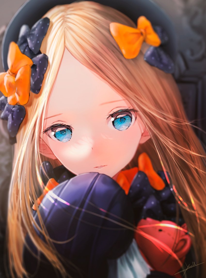 1girl abigail_williams_(fate) bangs black_bow black_dress black_headwear blonde_hair blue_eyes bow breasts dress fate/grand_order fate_(series) forehead hair_bow hat highres long_hair multiple_bows multiple_hair_bows ojay_tkym orange_bow parted_bangs polka_dot polka_dot_bow revision ribbed_dress sleeves_past_fingers sleeves_past_wrists small_breasts solo stuffed_animal stuffed_toy teddy_bear