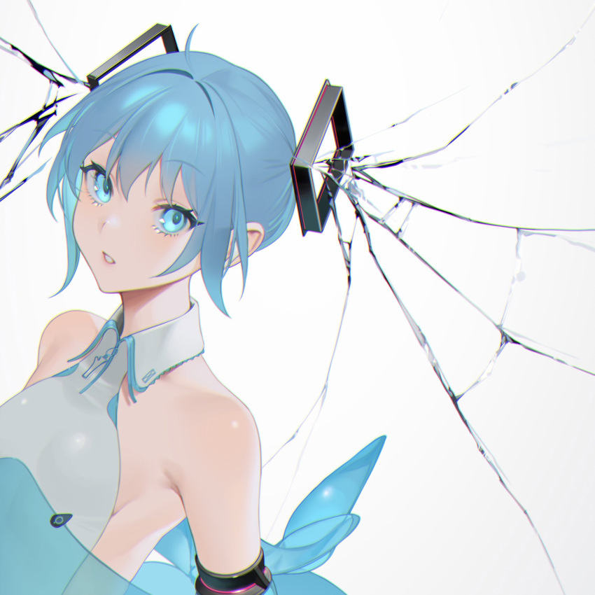 1girl alternate_hair_length alternate_hairstyle armlet bangs bare_shoulders blue_eyes blue_hair eyebrows_visible_through_hair flat_chest hatsune_miku highres looking_at_viewer ohisashiburi parted_lips shatter short_hair simple_background solo upper_body vocaloid white_background wing_collar