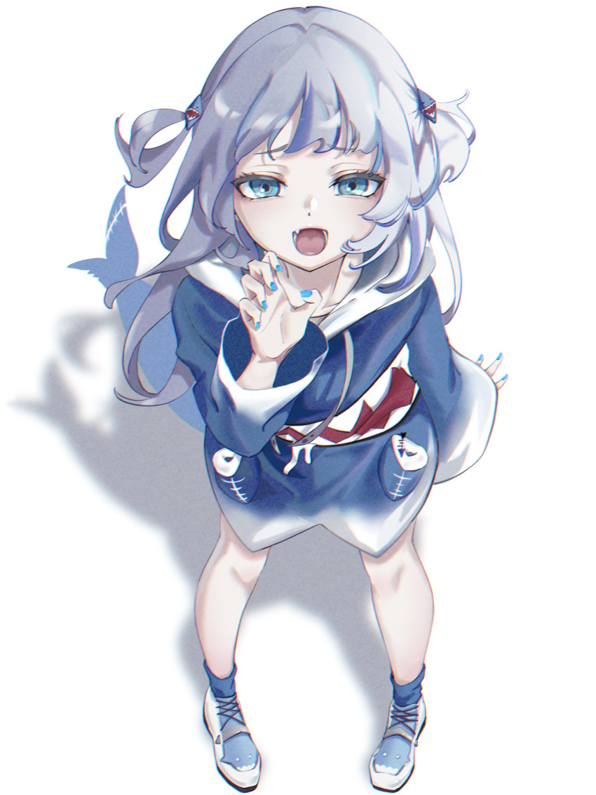 1girl bangs blue_eyes blue_footwear blue_hair blue_hoodie blue_nails claw_pose eyeshadow fang fish_tail from_above gawr_gura highres hololive hololive_english hood hoodie makeup multicolored_hair natsume_hinako open_mouth pink_eyeshadow shark_girl shark_tail silver_hair solo streaked_hair tail two_side_up virtual_youtuber