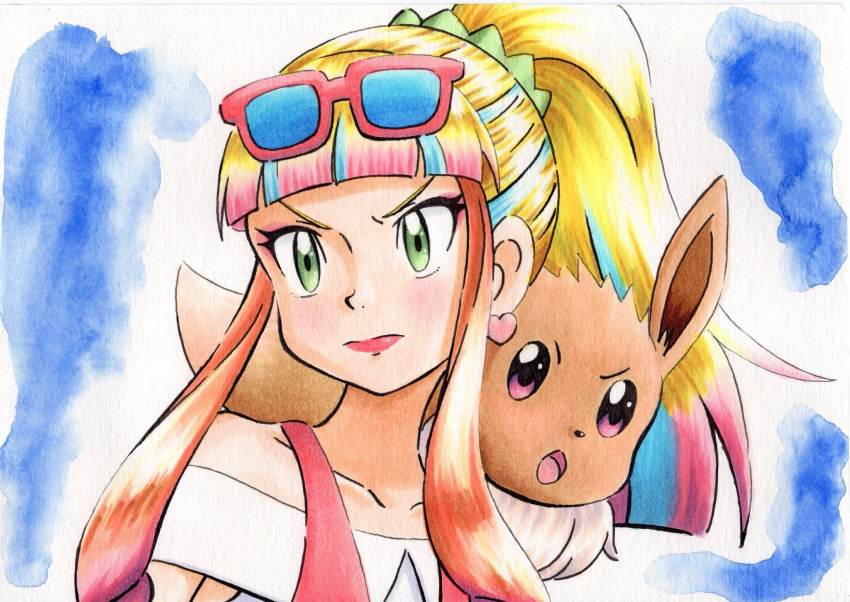 1girl bangs blonde_hair blue_background blunt_bangs closed_mouth collarbone commentary_request earrings eevee eyelashes eyeshadow eyewear_on_head green_eyes highres jewelry lipstick long_hair looking_to_the_side makeup multicolored_hair oka_mochi on_shoulder pink_eyeshadow pink_hair pink_lips pokemon pokemon_(anime) pokemon_(creature) pokemon_m21 pokemon_on_shoulder ponytail risa_(pokemon) shirt sidelocks sunglasses tied_hair traditional_media upper_body