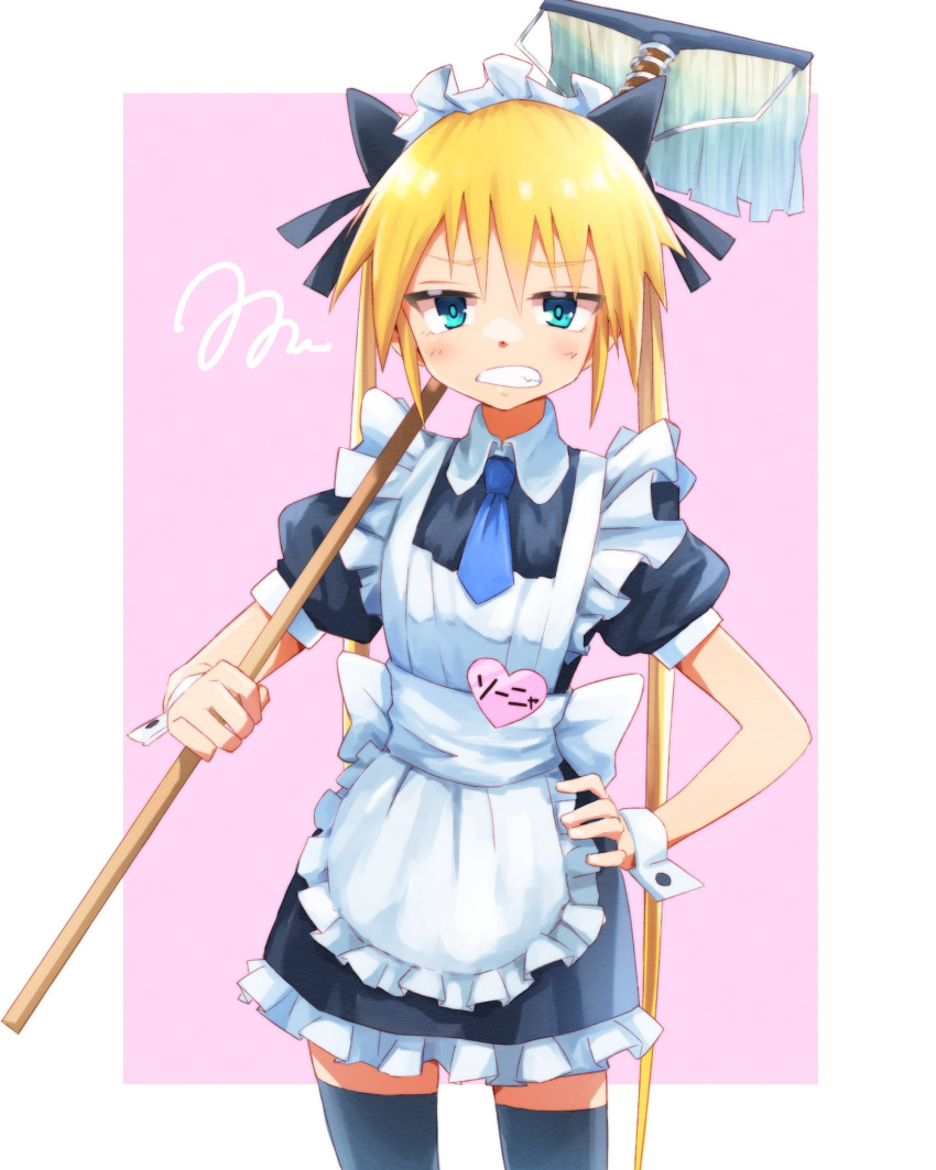 1girl absurdres alternate_costume angry black_bow black_legwear blonde_hair blue_eyes blue_neckwear bow character_name enmaided eyebrows_visible_through_hair hair_bow hand_on_hip highres holding holding_mop kill_me_baby long_hair looking_at_viewer maid mop necktie parted_lips puffy_short_sleeves puffy_sleeves short_sleeves solo sonya_(kill_me_baby) teeth thigh-highs twintails wrist_cuffs yachima_tana