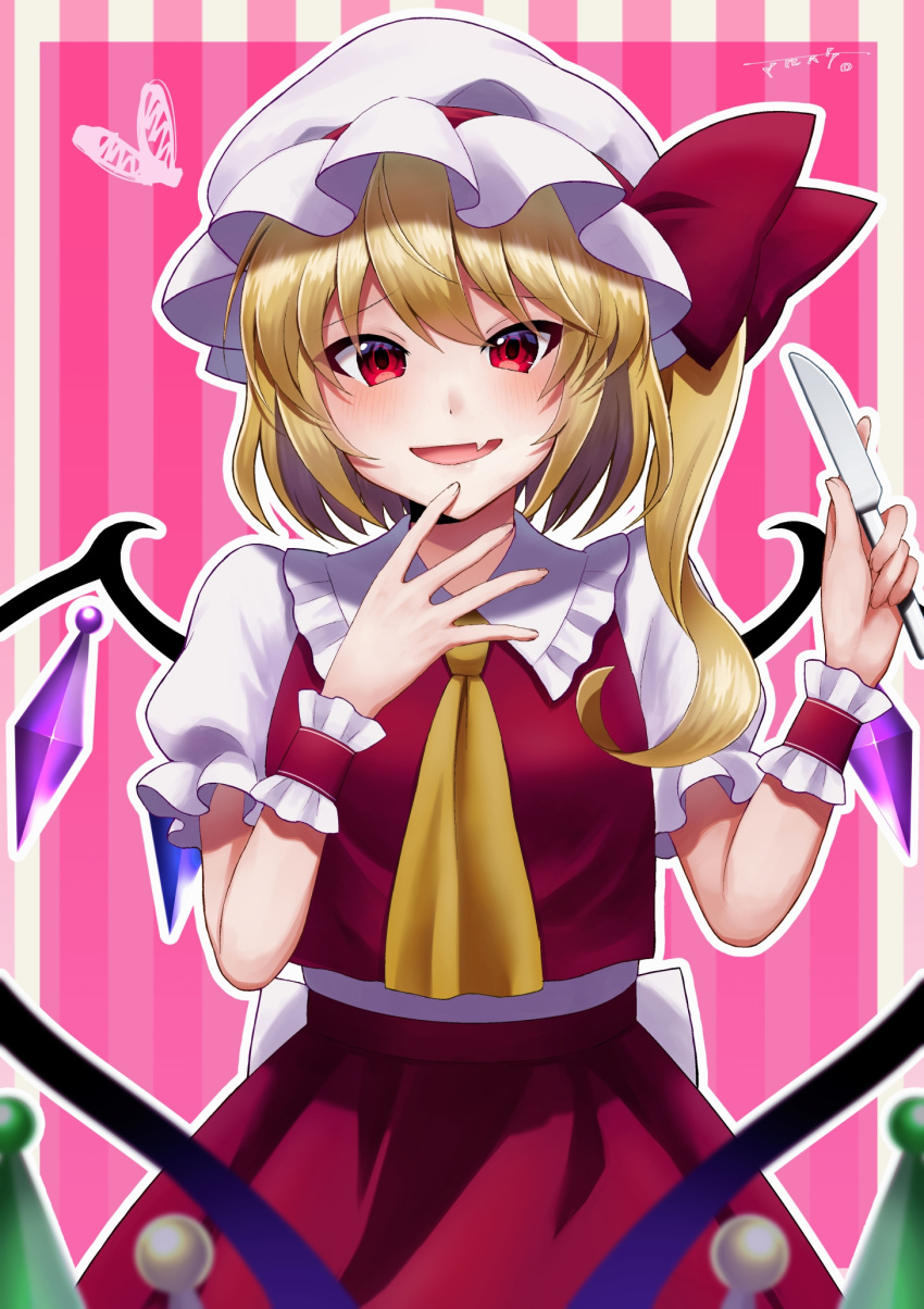 1girl ascot bangs blonde_hair blurry blush bow breasts commentary_request cowboy_shot crystal depth_of_field fang flandre_scarlet frilled_shirt_collar frills hair_between_eyes hand_up hat hat_bow heart highres holding holding_knife knife looking_at_viewer marusuke_(wrxh4474) medium_breasts mob_cap one_side_up outline parted_lips pink_background puffy_short_sleeves puffy_sleeves red_bow red_eyes red_skirt red_vest short_sleeves simple_background skin_fang skirt smile solo striped striped_background touhou vertical_stripes vest white_headwear white_outline wings wrist_cuffs yandere yellow_neckwear