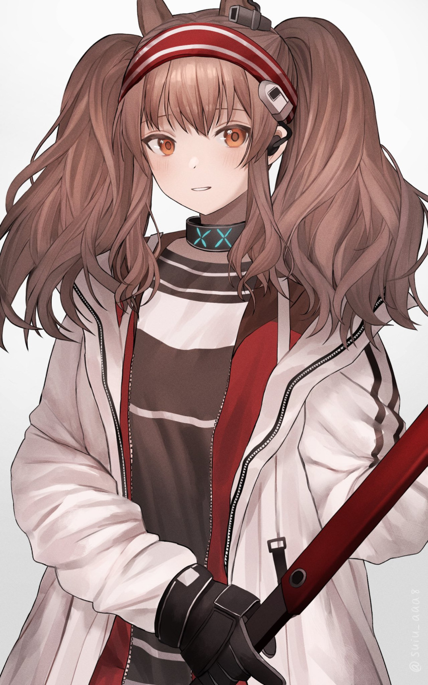 1girl angelina_(arknights) animal_ears arknights brown_hair eyebrows_visible_through_hair fox_ears hairband highres holding holding_staff infection_monitor_(arknights) jacket long_hair long_sleeves looking_at_viewer parted_lips red_eyes red_hairband red_shirt shirt simple_background smile solo staff suiu_aaa8 twintails upper_body white_background white_jacket