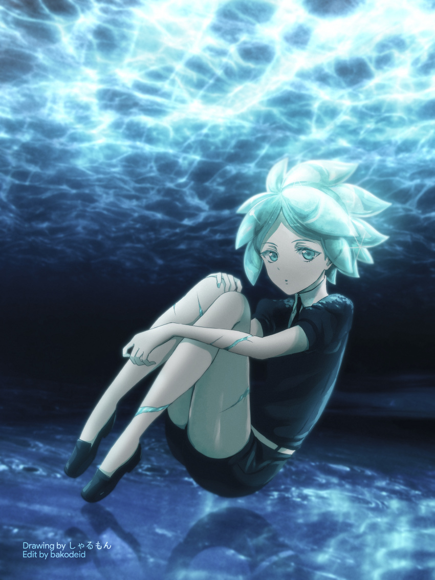 1other absurdres androgynous bangs barcodeid blue_nails colored_eyelashes commentary cracked_skin crystal_hair english_commentary full_body gem_uniform_(houseki_no_kuni) green_eyes green_hair highres houseki_no_kuni huge_filesize looking_at_viewer necktie open_mouth phosphophyllite short_hair short_sleeves shorts solo submerged underwater water