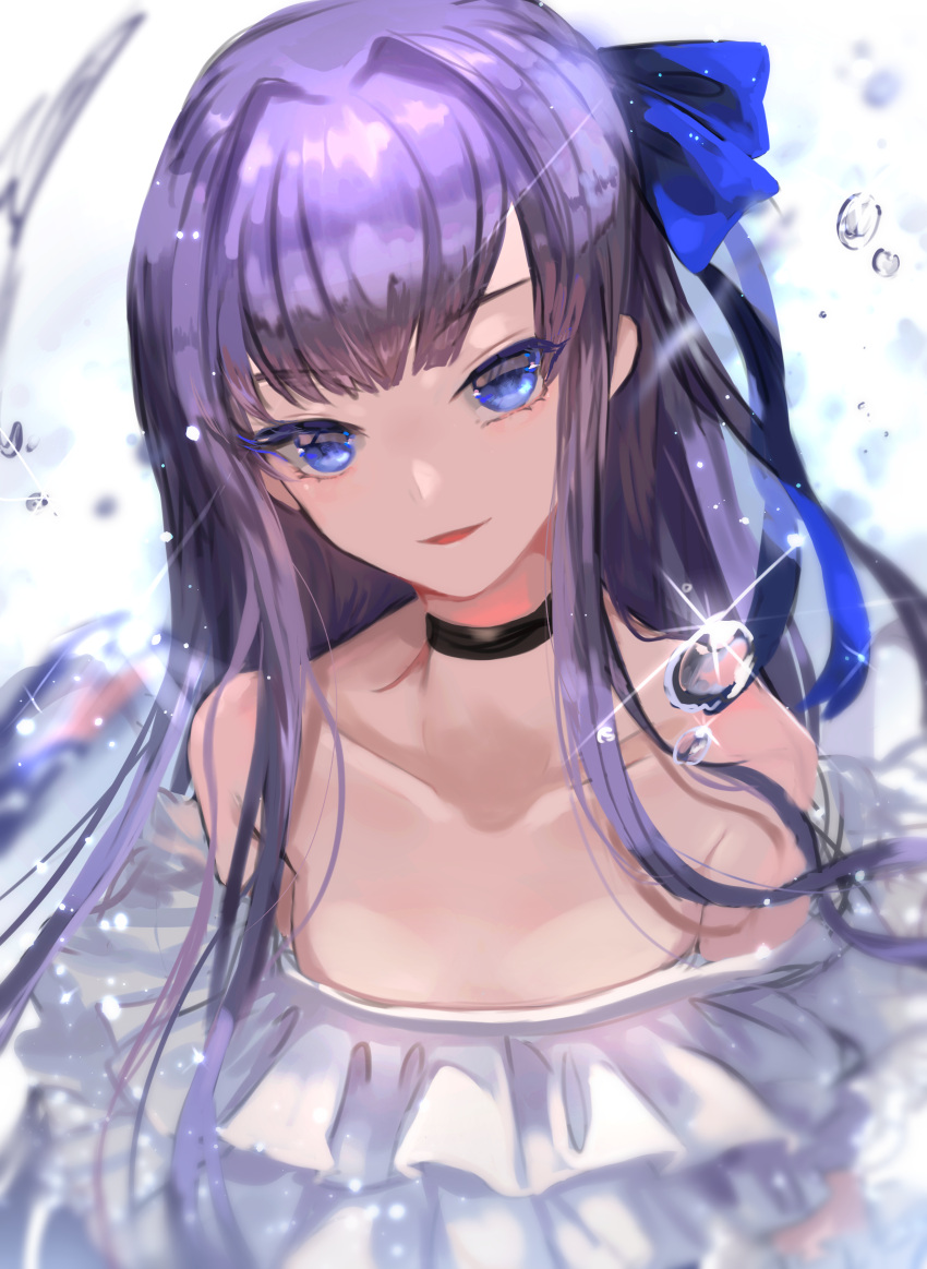 1girl absurdres bangs black_choker blue_bow blue_eyes blurry blurry_background bow choker collarbone depth_of_field eyebrows_visible_through_hair fate/grand_order fate_(series) frilled_swimsuit frills hair_bow hair_intakes highres long_hair meltryllis_(fate) meltryllis_(swimsuit_lancer)_(fate) off-shoulder_one-piece_swimsuit off_shoulder pekerika purple_hair solo swimsuit water_drop