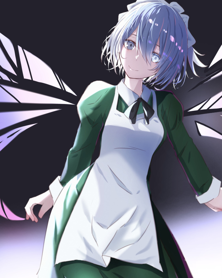 1girl apron black_ribbon dande_cat dungeon_ni_deai_wo_motomeru_no_wa_machigatteiru_darou_ka grey_eyes grey_hair hair_between_eyes heterochromia highres long_sleeves looking_at_viewer ribbon short_hair simple_background smile spoilers syr_flover waitress