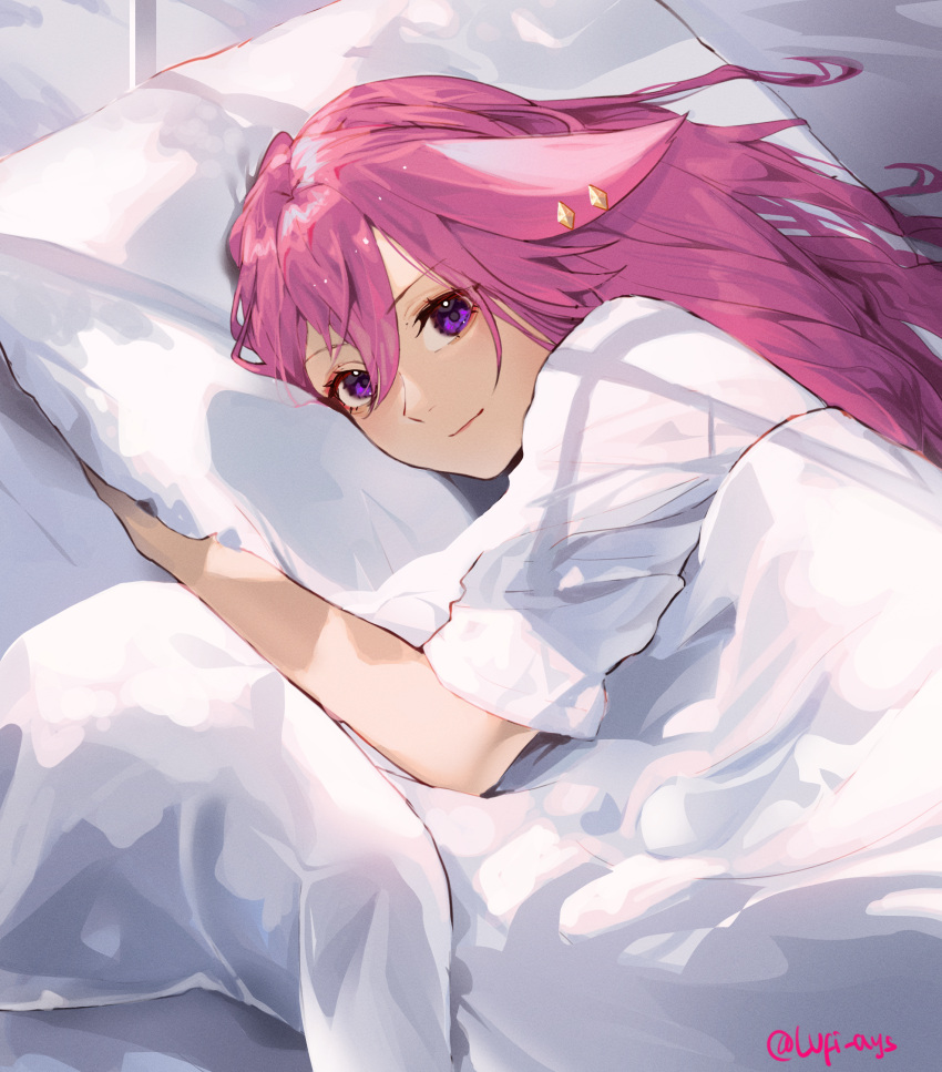 1girl alternate_costume animal_ears bangs bed_sheet commentary earrings eyebrows_visible_through_hair fox_ears from_above futon genshin_impact hair_between_eyes highres jewelry long_hair looking_at_viewer lufi_ays lying on_side pajamas pillow pink_hair short_sleeves sidelocks smile solo sunlight under_covers violet_eyes waking_up yae_(genshin_impact)