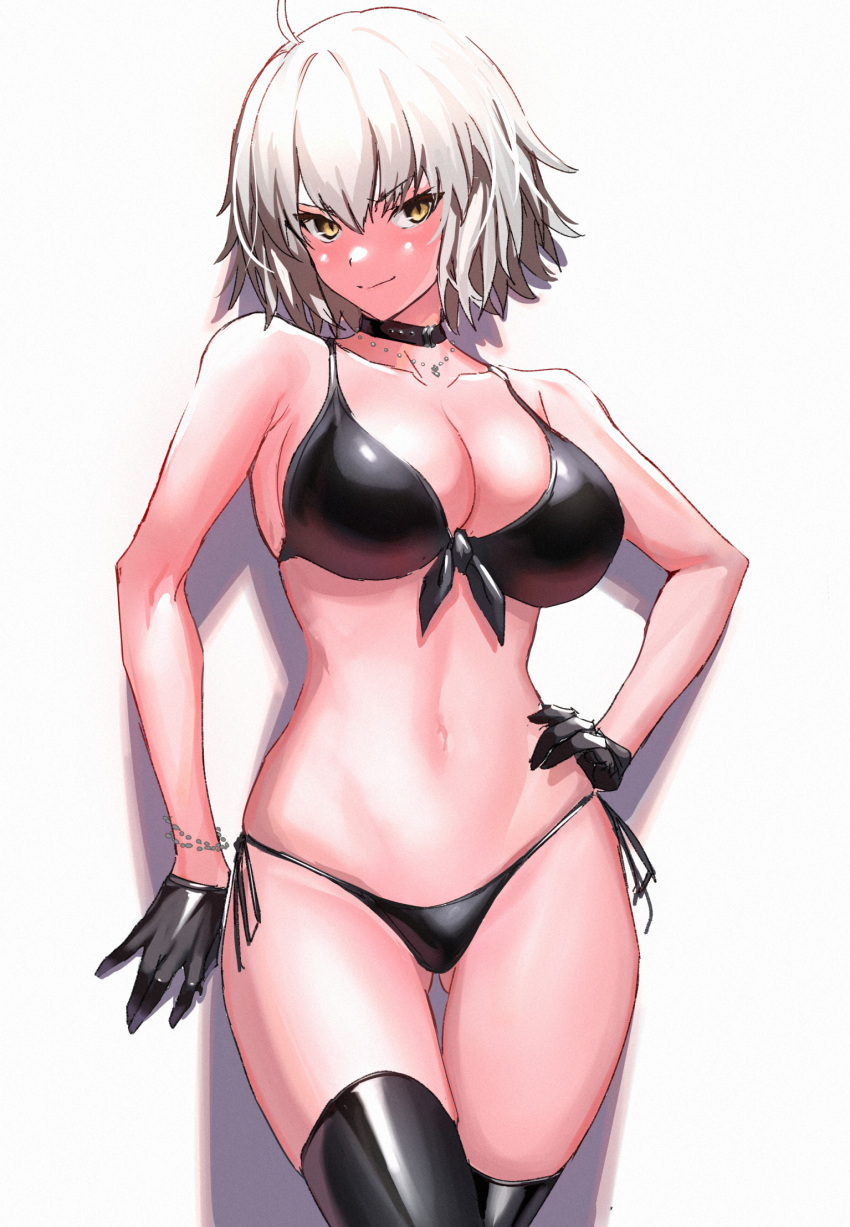 1girl ass_visible_through_thighs bangs bikini black_bikini black_choker black_gloves black_legwear bracelet breasts choker closed_mouth collarbone eyebrows_visible_through_hair fate/grand_order fate_(series) gloves highres jeanne_d'arc_(alter)_(fate) jeanne_d'arc_(fate) jewelry large_breasts looking_at_viewer navel necklace short_hair side-tie_bikini silver_hair skindentation smile solo standing swimsuit thigh-highs thigh_gap tsurime ulrich_(tagaragakuin) yellow_eyes