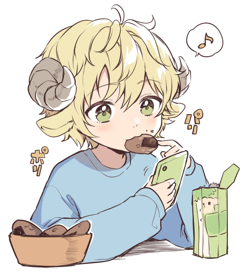 1boy animal_ears blonde_hair blush cellphone eating elbows_on_table eyebrows_visible_through_hair green_eyes highres holding holding_phone horns iriam kazehana_(spica) male_focus musical_note phone pomu_meruto senbei sheep_boy sheep_ears sheep_horns smartphone spoken_musical_note virtual_youtuber