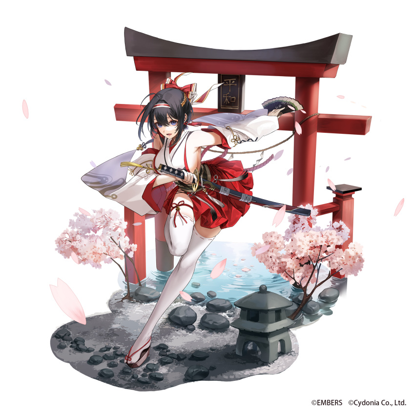 1girl :d ahoge ash_arms bangs bare_shoulders black_hair blue_eyes bow breasts cherry_blossoms detached_sleeves earrings full_body geta hair_bow hairband hand_fan highres holding holding_fan holding_sword holding_weapon japanese_clothes jewelry kim_eb kimono large_breasts leg_up long_sleeves obi official_art open_mouth petals red_bow red_skirt sash sheath sheathed short_hair sideboob simple_background skirt smile solo standing standing_on_one_leg stone_lantern sword tassel tassel_earrings thigh-highs torii two-tone_hairband water weapon white_background white_kimono white_legwear