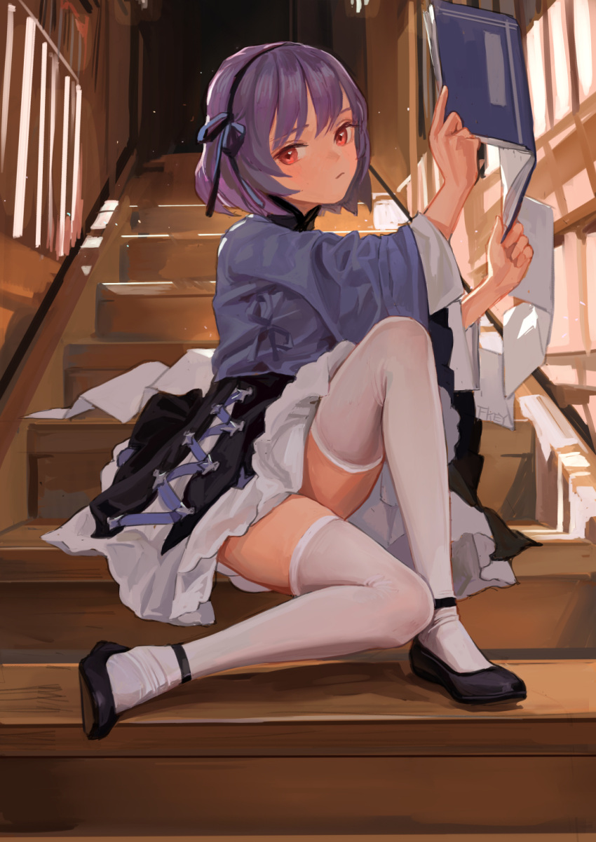 1girl black_footwear black_hairband black_skirt book closed_mouth fkey hair_ribbon hairband highres holding holding_book indoors long_sleeves looking_at_viewer original purple_hair purple_shirt red_eyes ribbon shirt shoes signature sitting skirt solo stairs thigh-highs white_legwear