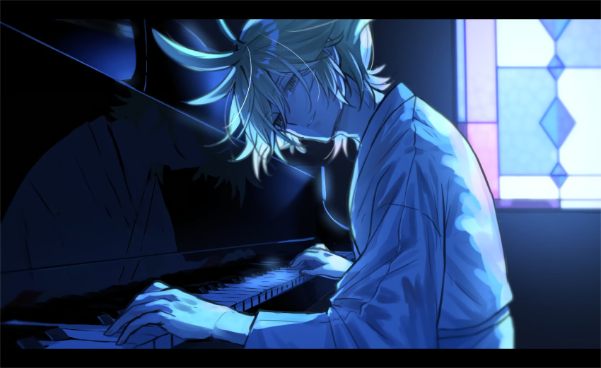1boy ahoge blonde_hair blue_theme highres indoors instrument japanese_clothes kimono male_focus messy_hair music nabebuta_(pigpot) piano playing_instrument pppppp reflection short_hair sitting smile sonoda_lucky symbol-shaped_pupils upper_body window
