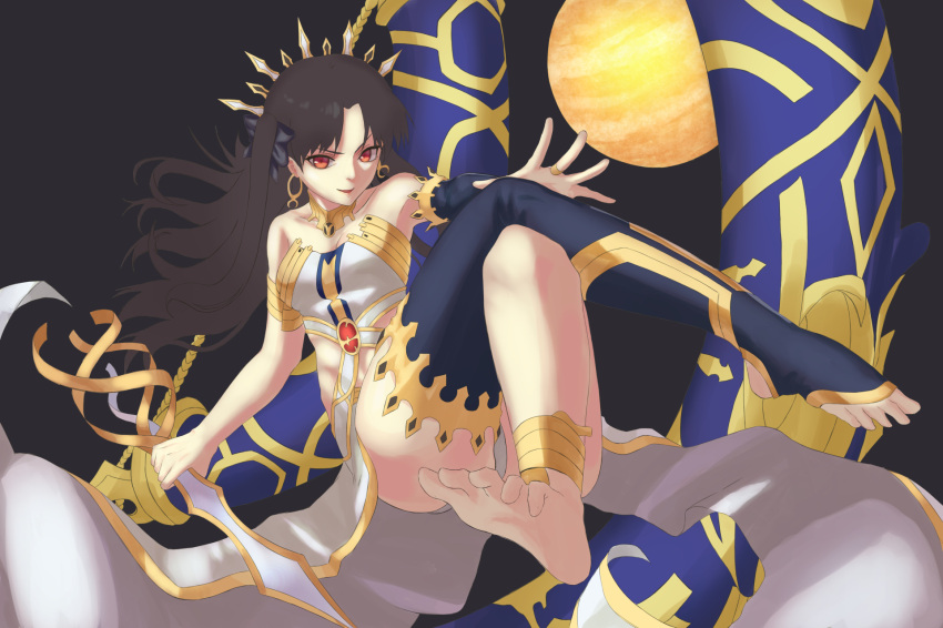 1girl 7aehyun bare_shoulders black_background breasts brown-haired_cat_girl_(kevbot) cross-eyed crown detached_sleeves earrings fate/grand_order fate_(series) feet highres ishtar_(fate) ishtar_(fate)_(all) jewelry lips medium_breasts red_eyes single_detached_sleeve single_thighhigh smile solo stirrup_legwear thigh-highs toe-point toeless_legwear toes tohsaka_rin