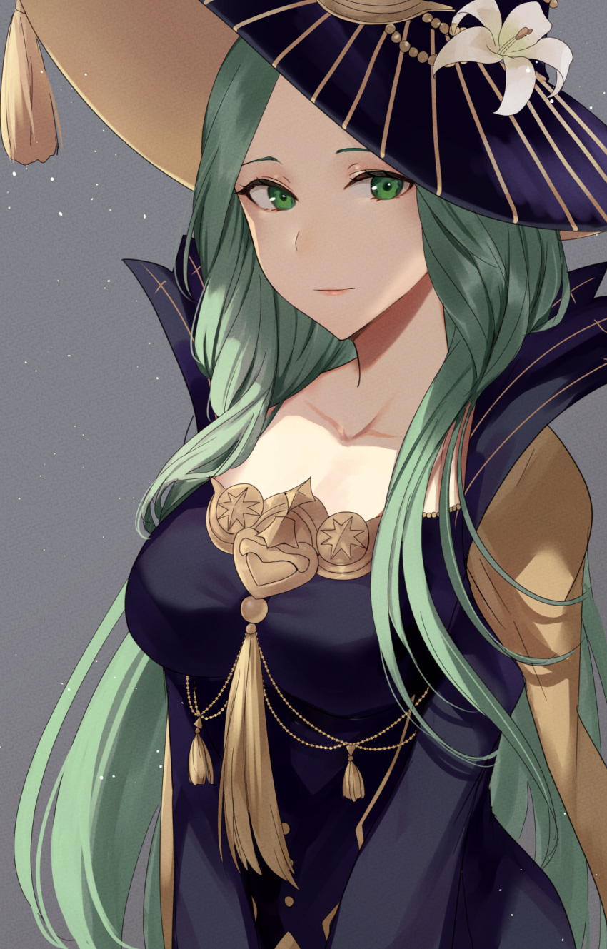 1girl alternate_costume black_dress black_headwear breasts closed_mouth collarbone dress fire_emblem fire_emblem:_three_houses fire_emblem_heroes flower forehead gold_trim green_eyes green_hair grey_background halloween halloween_costume haru_(nakajou-28) hat hat_flower highres large_breasts light_smile lips long_hair looking_at_viewer official_alternate_costume pink_lips rhea_(fire_emblem) solo upper_body very_long_hair white_flower witch_hat