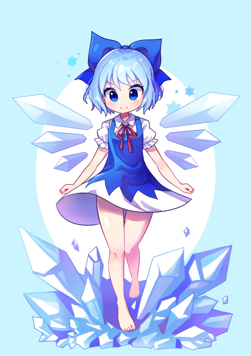 1girl absurdres bangs barefoot blue_background blue_bow blue_dress blue_eyes blue_hair bow cirno closed_mouth dress eyebrows_visible_through_hair full_body hair_bow highres ice ice_wings looking_down offbeat pinafore_dress puffy_short_sleeves puffy_sleeves red_neckwear short_sleeves smile solo standing star_(symbol) touhou v-shaped_eyebrows wings