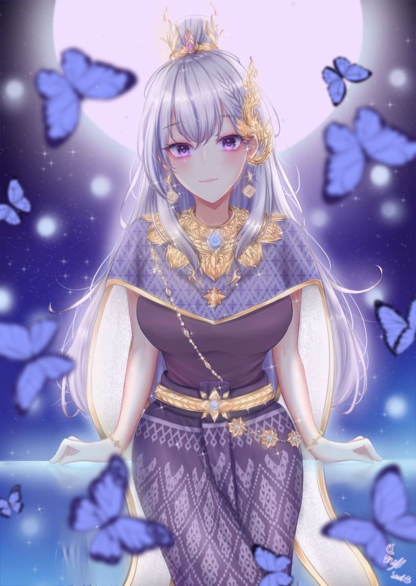 1girl absurdres arm_support belt black_shirt blush bracelet breasts bug butterfly cape closed_mouth earrings eyebrows_visible_through_hair eyelashes full_moon gem gold_belt gold_earrings hair_ornament highres jewelry large_breasts light_purple_hair lips long_hair long_skirt looking_at_viewer moon multicolored_hair night ponytail purple_butterfly purple_cape purple_skirt scrunchie shino_laila shirt silver_hair sitting skirt sky sleeveless smile solo suraimuvmv thai_clothes very_long_hair violet_eyes virtual_youtuber wactor_production