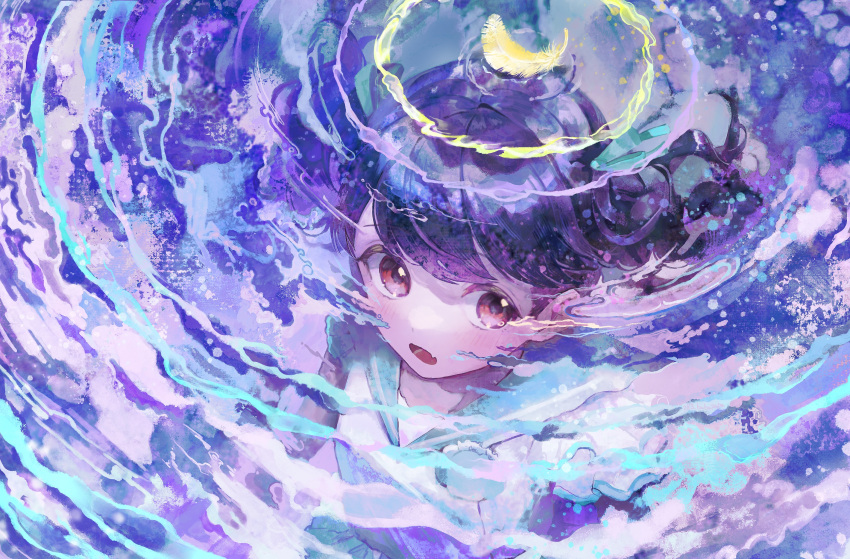 1girl black_hair blue_sailor_collar commentary_request fang feathers fukumaru_koito hai_bokusha highres idolmaster idolmaster_shiny_colors looking_at_viewer open_mouth ripples sailor_collar shirt skin_fang solo swept_bangs twintails underwater upper_body violet_eyes water white_shirt