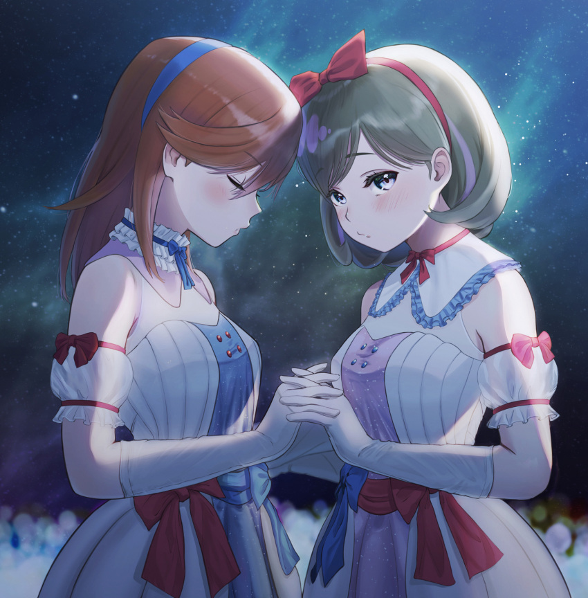 2girls blue_eyes blue_hairband blush closed_eyes closed_mouth commentary_request detached_sleeves dress gloves hairband highres holding_hands interlocked_fingers light_brown_hair looking_at_viewer love_live! love_live!_superstar!! medium_hair multiple_girls netsuka orange_hair pink_hairband puffy_short_sleeves puffy_sleeves shibuya_kanon short_hair short_sleeves sleeveless sleeveless_dress tang_keke tiny_stars upper_body white_dress white_gloves