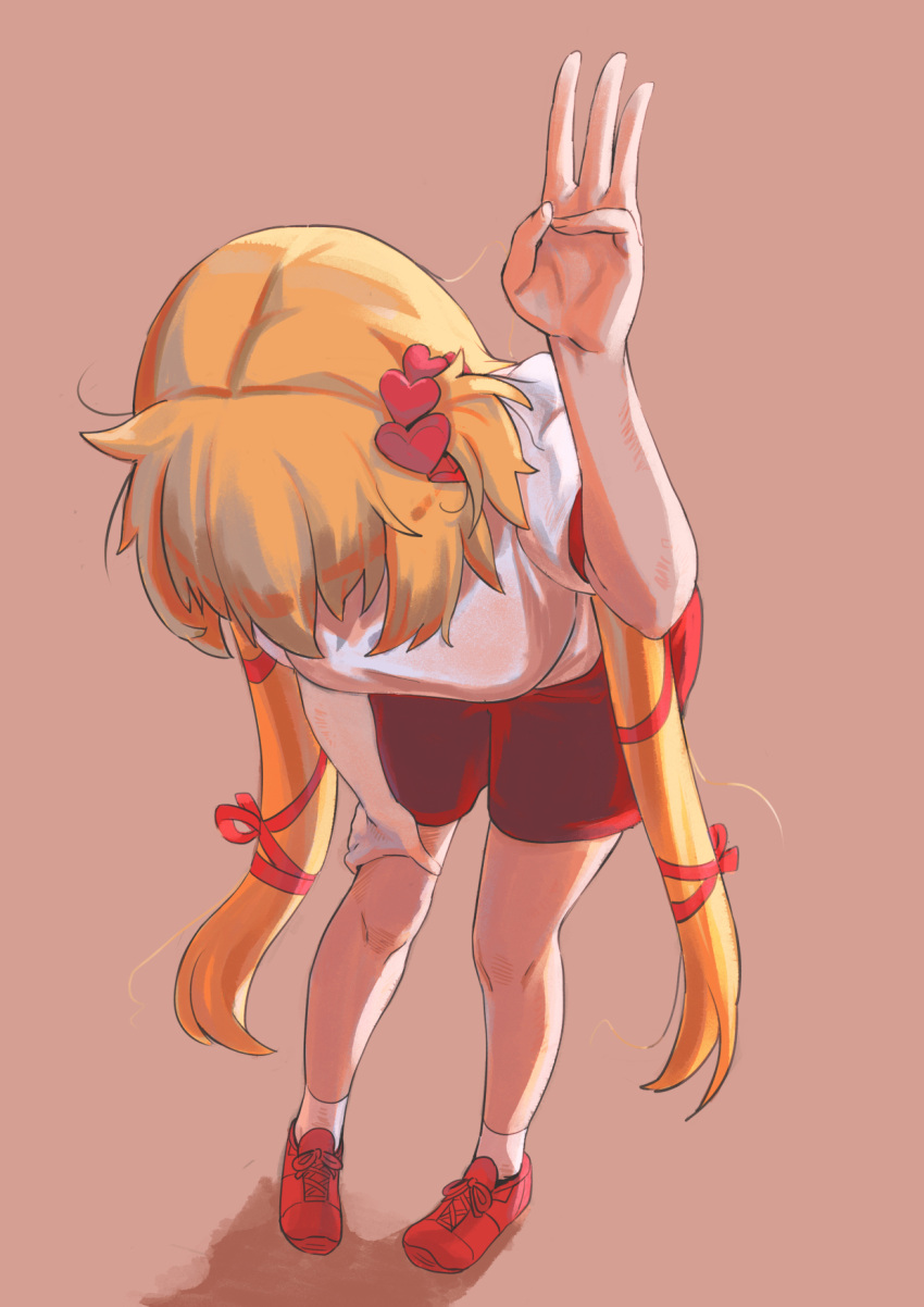 1girl akai_haato bangs blonde_hair brown_background commentary gym_shorts gym_uniform hair_ornament hair_ribbon hand_on_own_knee heart heart_hair_ornament highres hololive looking_down messy_hair ponchi-ponchi ribbon shadow shorts simple_background solo virtual_youtuber w