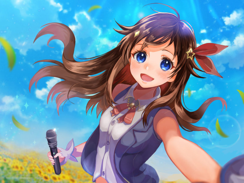 1girl akooyama blue_eyes blue_sky brown_hair flower hair_blowing hair_ornament highres hololive long_hair looking_at_viewer microphone open_mouth outdoors sky smile solo star_(symbol) star_hair_ornament sunflower tokino_sora upper_body vest web_address