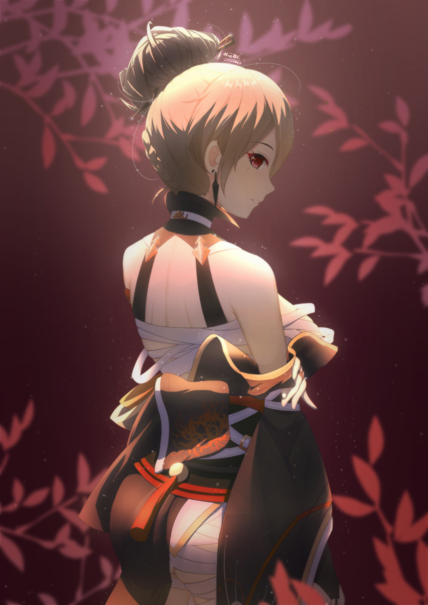 1girl absurdres back bangs bare_shoulders black_kimono brown_hair closed_mouth diaoyidimaomao earrings flower grin hair_bun hair_ornament hair_over_one_eye highres honkai_(series) honkai_impact_3rd japanese_clothes jewelry kimono kunai looking_at_viewer looking_back mole mole_under_eye open_mouth rita_rossweisse rita_rossweisse_(umbral_rose) sarashi smile solo teeth violet_eyes weapon