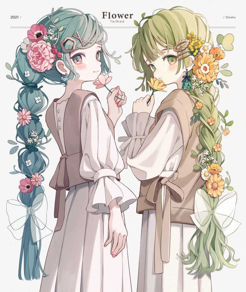 2girls arm_up bangs blunt_bangs blush bow braid brown_butterfly bug butterfly closed_mouth commentary_request cowboy_shot earrings flower flower_earrings frilled_sleeves frills from_side green_butterfly green_eyes green_hair grey_background hair_bow hair_flower hair_ornament hairclip highres holding holding_flower jewelry leaf light_smile long_sleeves looking_at_viewer looking_back multicolored multicolored_eyes multiple_girls original pink_eyes pink_flower pink_nails puffy_long_sleeves puffy_sleeves shiraho_(color-56) sidelocks simple_background single_braid tied_hair white_flower