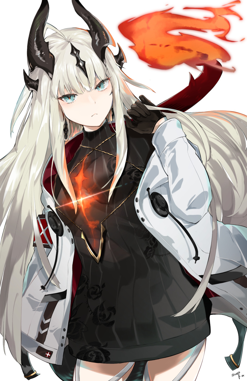 1girl arknights bangs black_dress black_gloves coat cowboy_shot dragon_horns dragon_tail dress eyebrows_visible_through_hair gloves green_eyes hand_up highres horns light_in_heart long_hair long_sleeves looking_at_viewer open_clothes open_coat reed_(arknights) short_dress signature silver_hair simple_background solo standing tail tail-tip_fire turtleneck_dress very_long_hair white_background white_coat yosugaya_toru