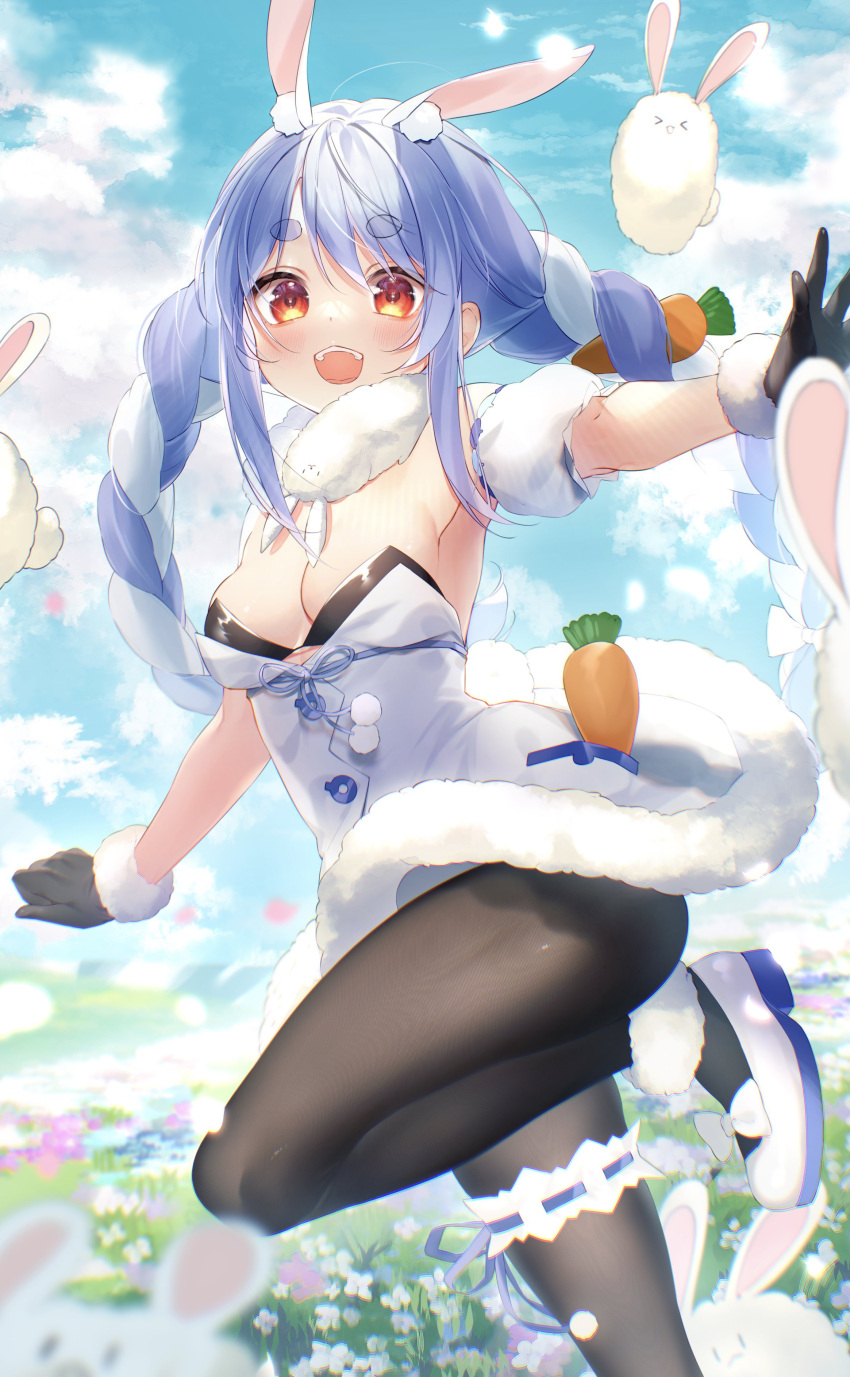 1girl absurdres animal_ears bangs black_gloves black_legwear blue_coat blue_hair braid carrot carrot_hair_ornament clouds coat detached_sleeves don-chan_(usada_pekora) food-themed_hair_ornament foot_out_of_frame fur-trimmed_coat fur-trimmed_gloves fur_trim gloves grass hair_ornament highres hololive leg_garter leg_up long_hair looking_at_viewer mary_janes meadow multicolored_hair nousagi_(usada_pekora) open_mouth orange_eyes outdoors outstretched_arms pantyhose pom_pom_(clothes) puffy_short_sleeves puffy_sleeves rabbit_ears rabbit_girl scarf shoes short_sleeves sidelocks sky solo spread_arms strapless_coat swept_bangs tamafurin twin_braids two-tone_hair usada_pekora virtual_youtuber white_footwear white_scarf